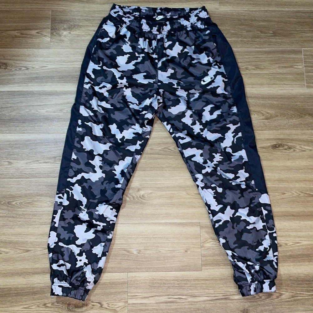 Camouflage Nike Windbreaker Pants